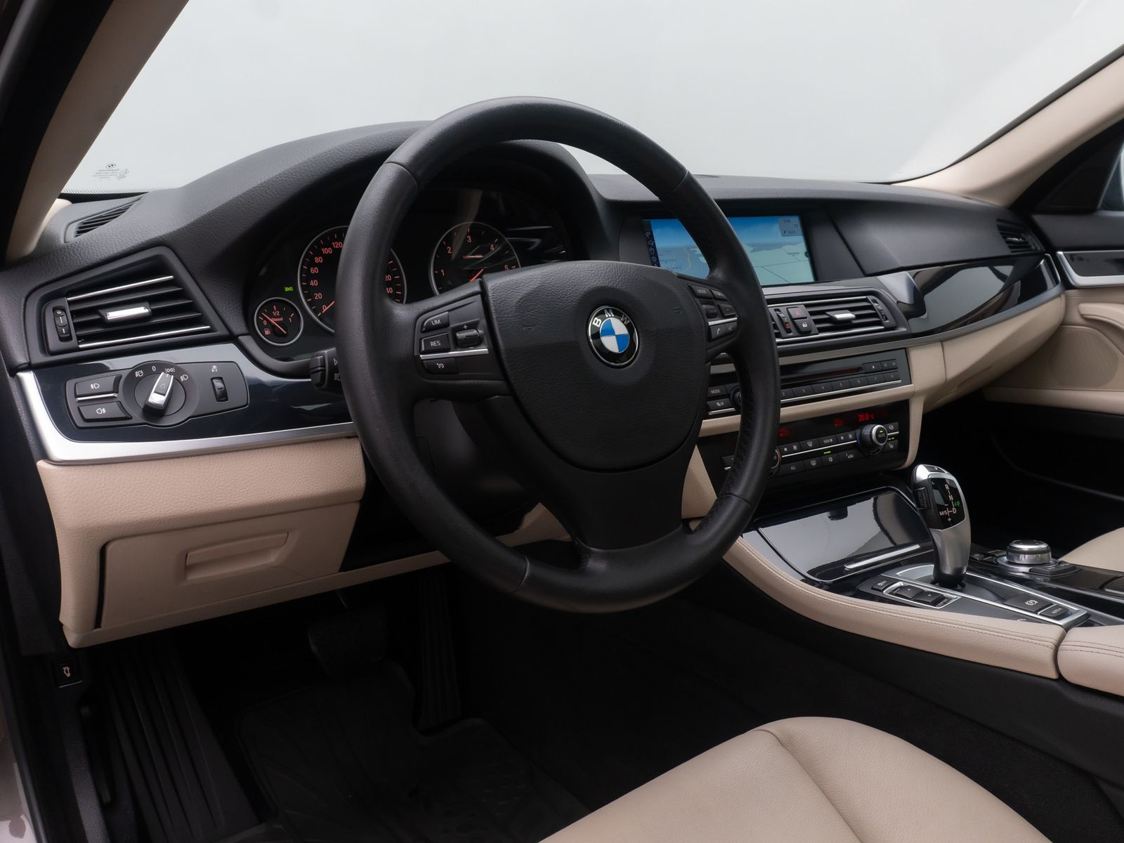 Fahrzeugabbildung BMW 525d Memory Bi-Xenon GeschwindigReg NaviPro HiFi