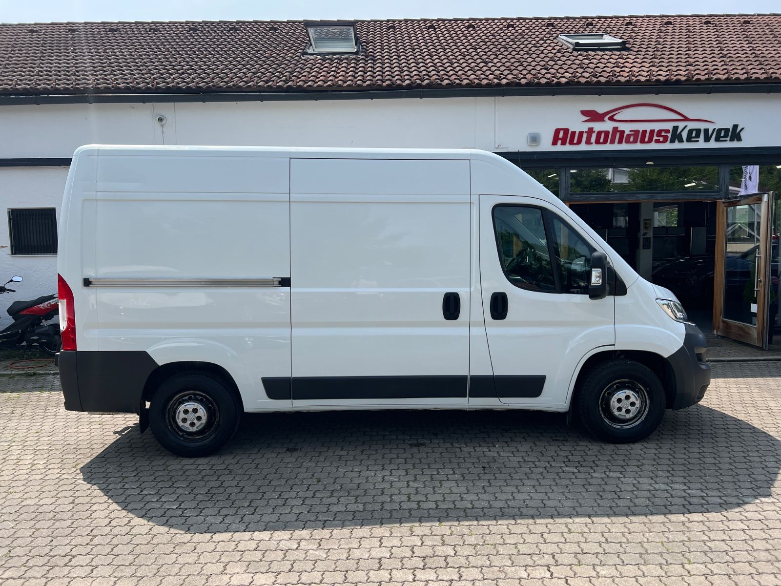 Fahrzeugabbildung Citroën Jumper Grossraumkasten 35 L2H2 Profi HDi 150|AHK