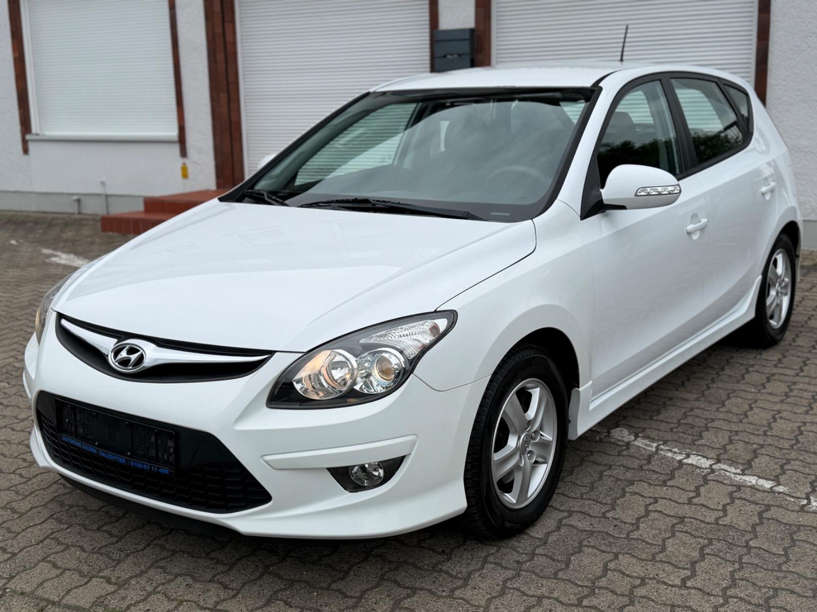 Hyundai i30 1.6 CRDi 66 kW FIFA WM Edition 2HAND/TÜV NEU