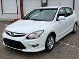 Hyundai i30 1.6 CRDi 66 kW FIFA WM Edition 2HAND/TÜV NEU - Hyundai i30 mit Anhängerkupplung