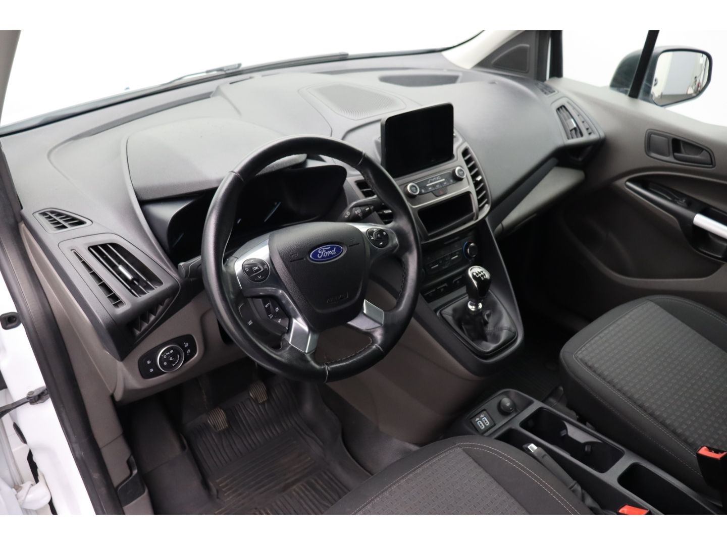 Fahrzeugabbildung Ford Transit Connect 1.5 TDCi Kasten Trend AHK PDC