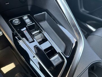 Peugeot 3008 1.2 PureTech 130 GT-Line NAVIKAMERAAHK
