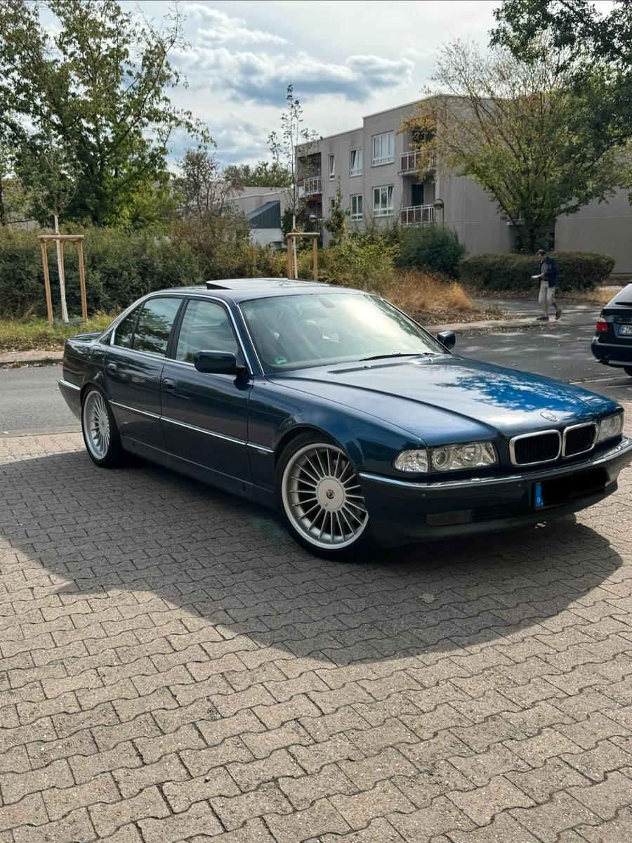 BMW 750