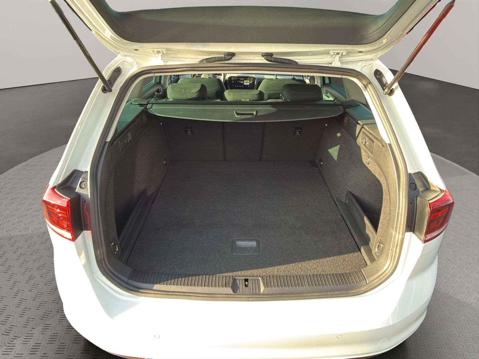 Volkswagen Passat Variant - Bild 16