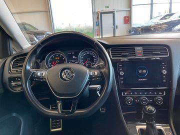 Volkswagen Golf VII Lim. Join BMT 1.5 TSI 5-Türer*NAVI*SHZ*