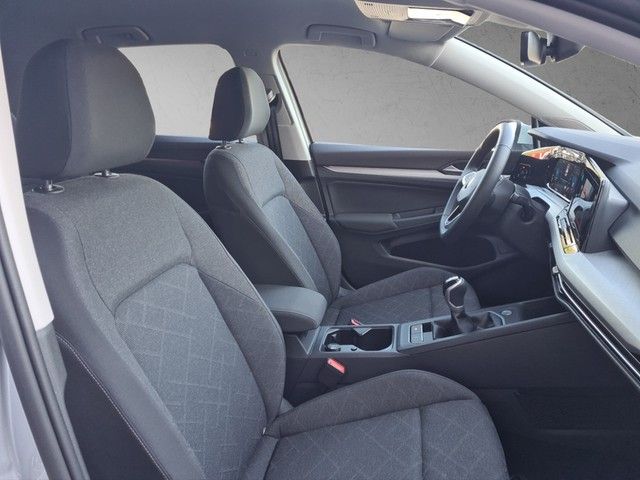 Fahrzeugabbildung Volkswagen Golf VIII TSI LED Navi AID ACC RFK SH LM