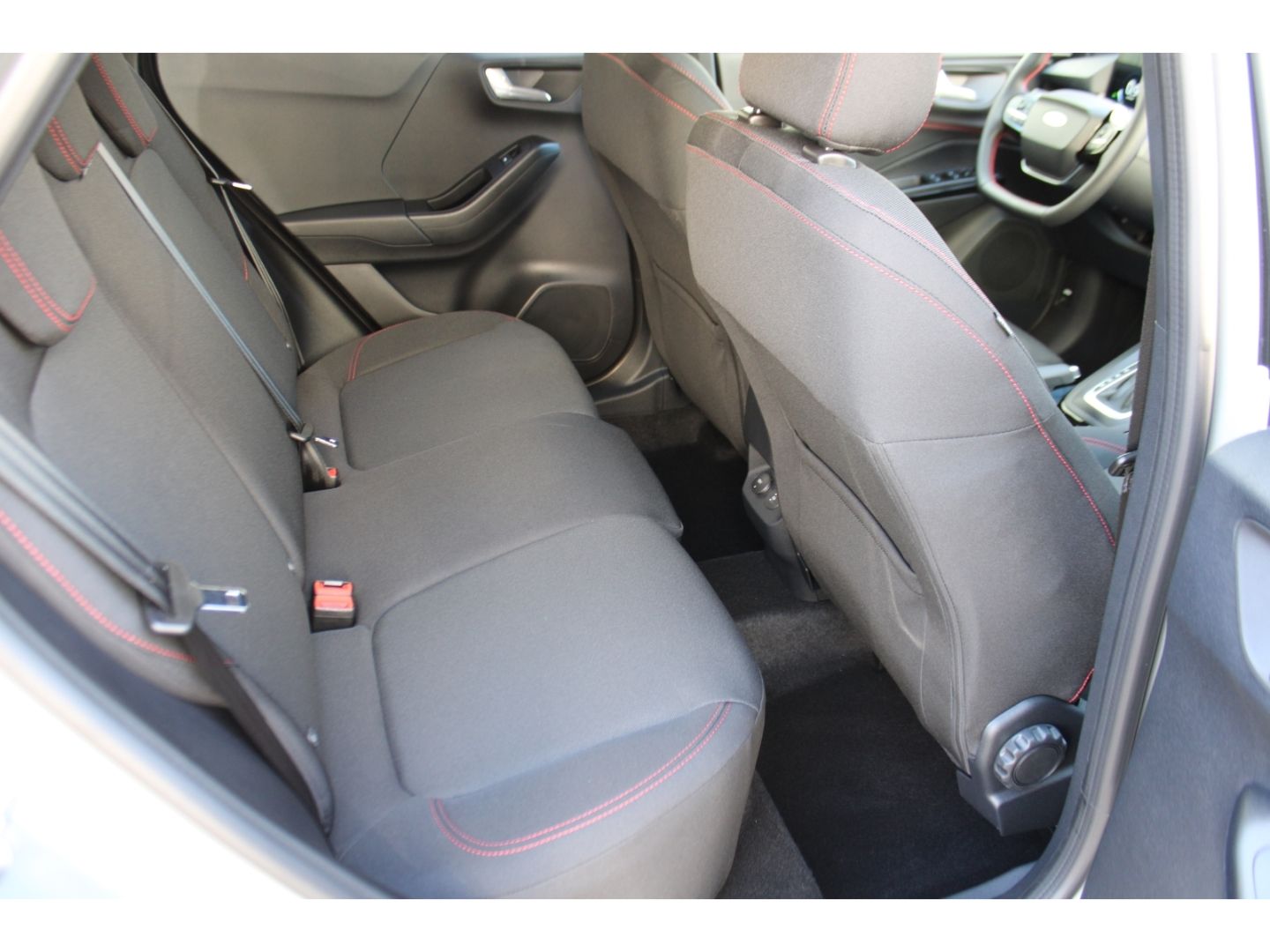 Fahrzeugabbildung Ford Puma 1,0 EB Hybrid ST-Line LED RFK Navi Winter-P