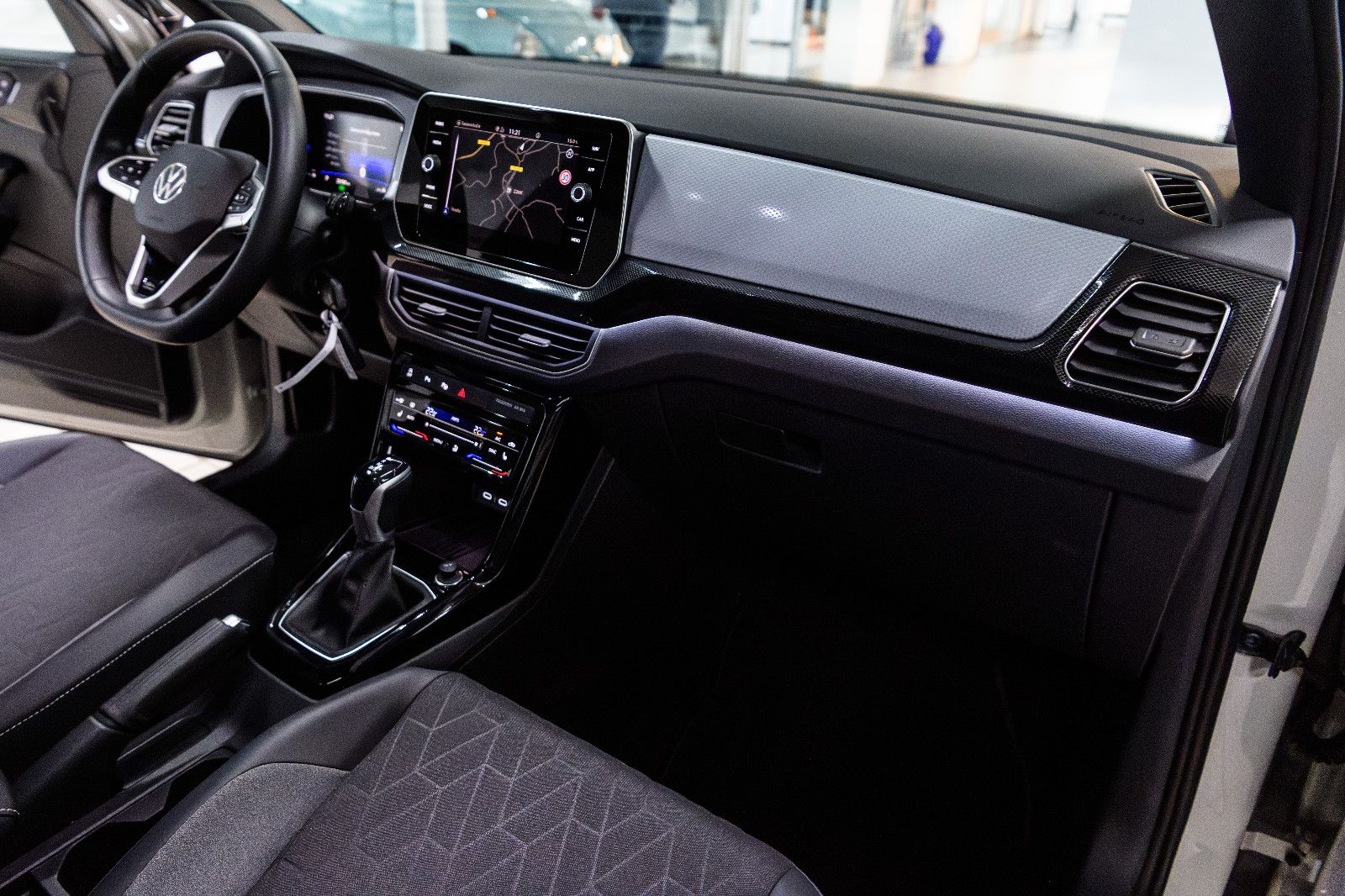 Fahrzeugabbildung Volkswagen T-Cross Goal 1.0 TSI DSG LED+AHK+NAVI+SHZ+ACC