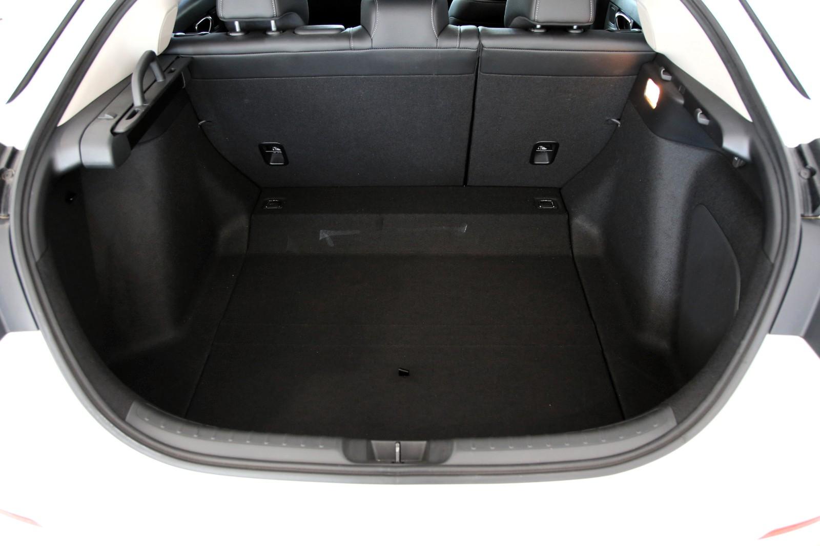 Honda Civic Lim. 5-trg. e:HEV Advance AZV Pano Bose