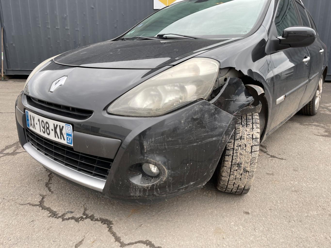 Renault Clio 2010 — photo 12