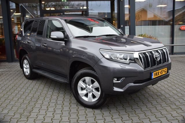 Toyota Land Cruiser 2.8 D-4D 5DRS CHALLENGER A/T VAN...