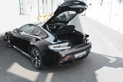 Fahrzeugabbildung Aston Martin V12 Vantage Carbon Black Edition *MwSt / Manual*