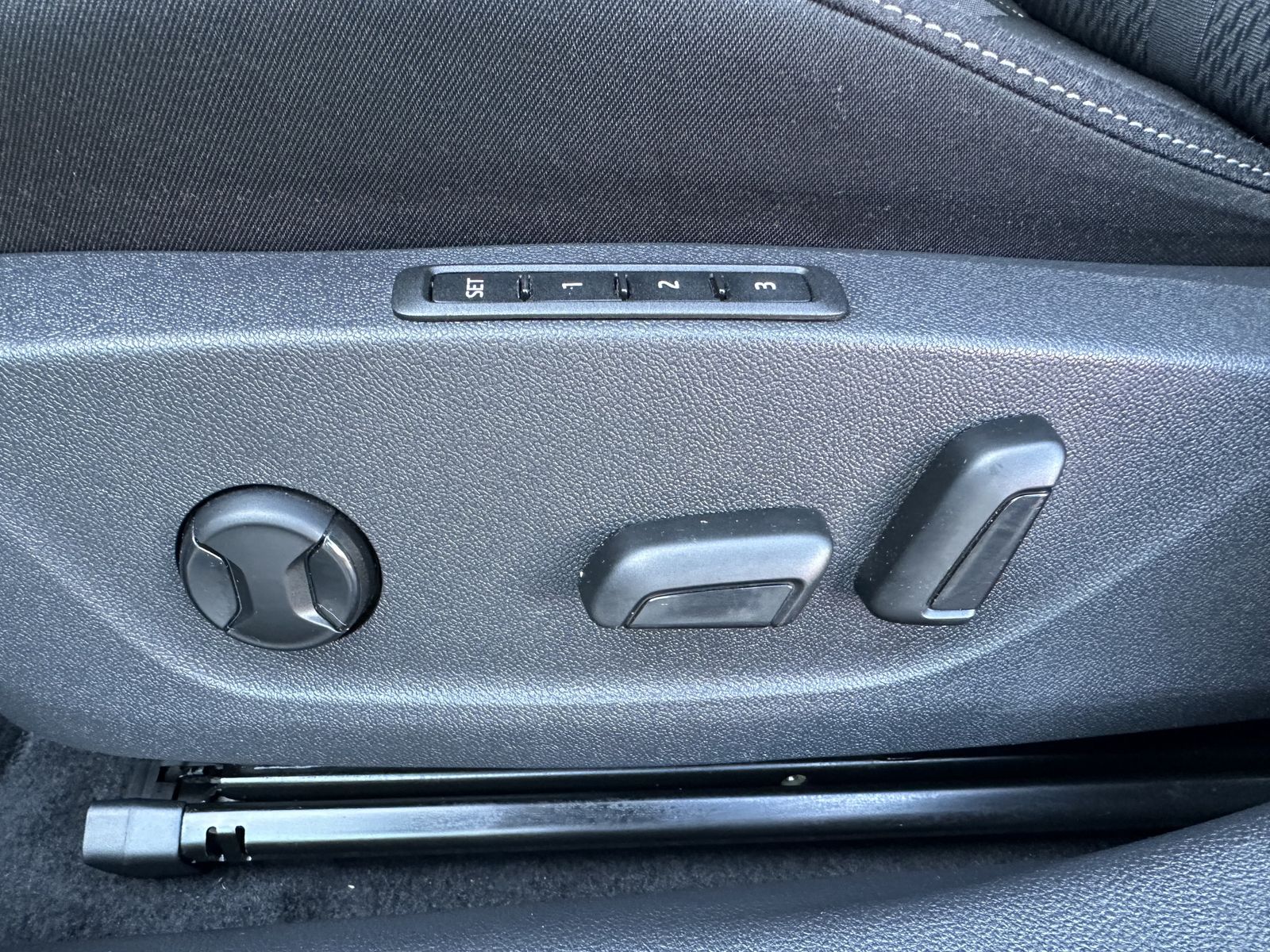 Fahrzeugabbildung SKODA Octavia Combi 2.0 TDI DSG Style NAV+MATRIX+AHK