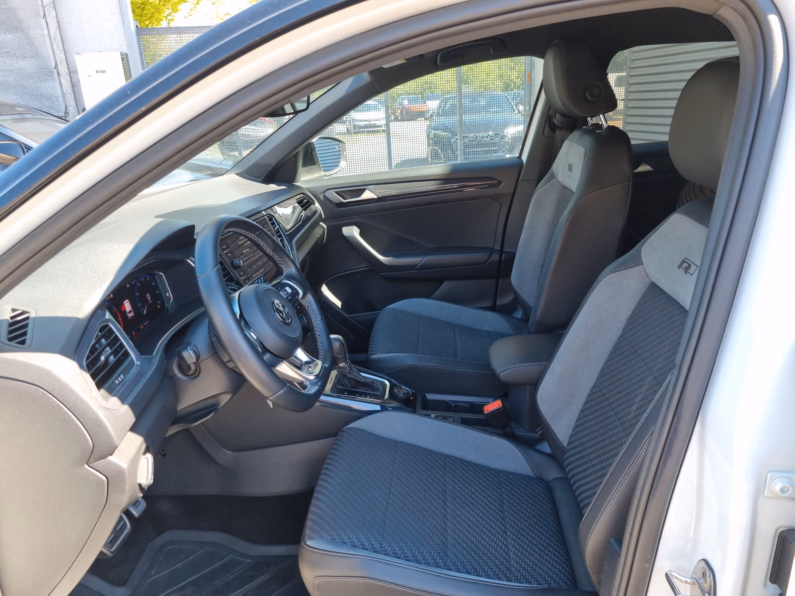 Volkswagen T-Roc 2.0 TSI 4M R-line LED VIRTUAL SUZUKA 19"