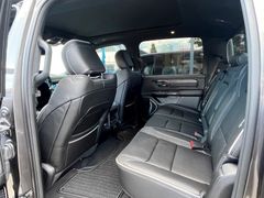 DODGE Ram 1500 Crew Cab Limited Night 5.7l V8 sofort