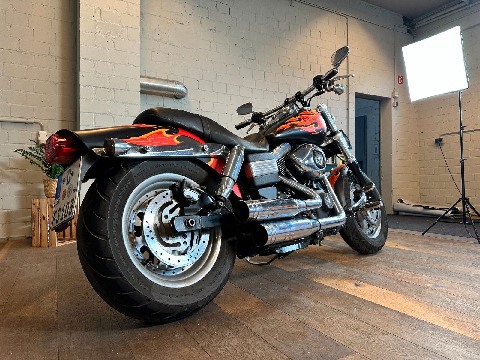 Fahrzeugabbildung Harley-Davidson FXDF Fat Bob - Sonderlackierung Nr. 76/200