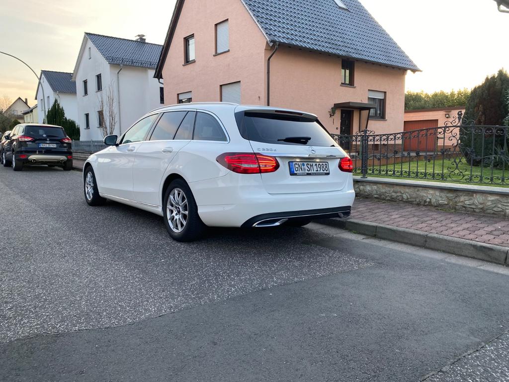 Mercedes-Benz C 220