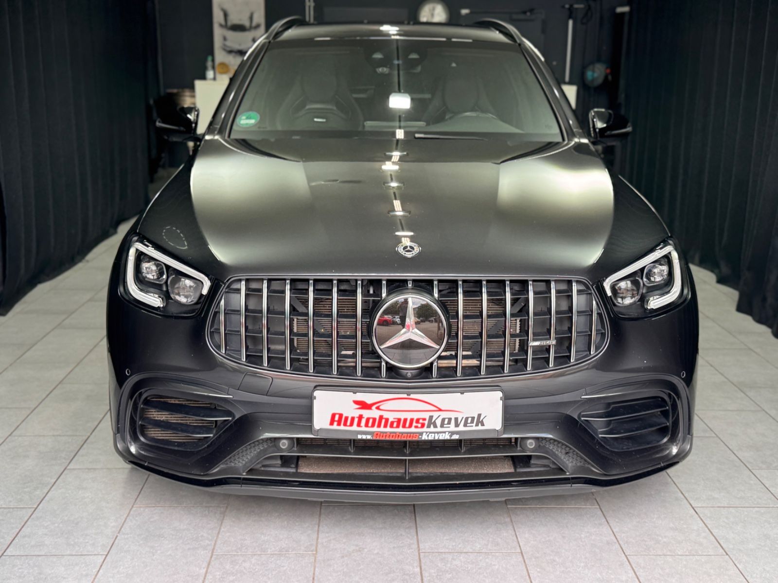 Fahrzeugabbildung Mercedes-Benz GLC 63 AMG 4Matic|PP-SITZE|PANO|AHK|360 KAMERA|