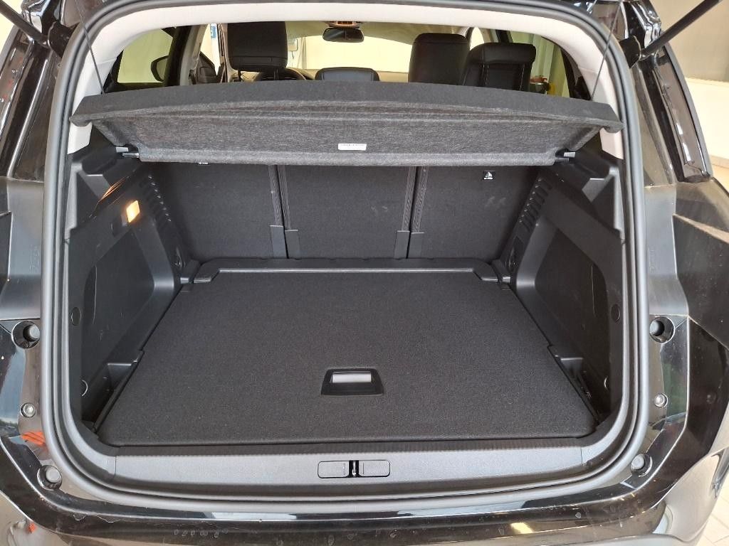 Fahrzeugabbildung Citroën C5 Aircross 1.2T MAX NAVI/LED/KAMERA/SH/SPORT