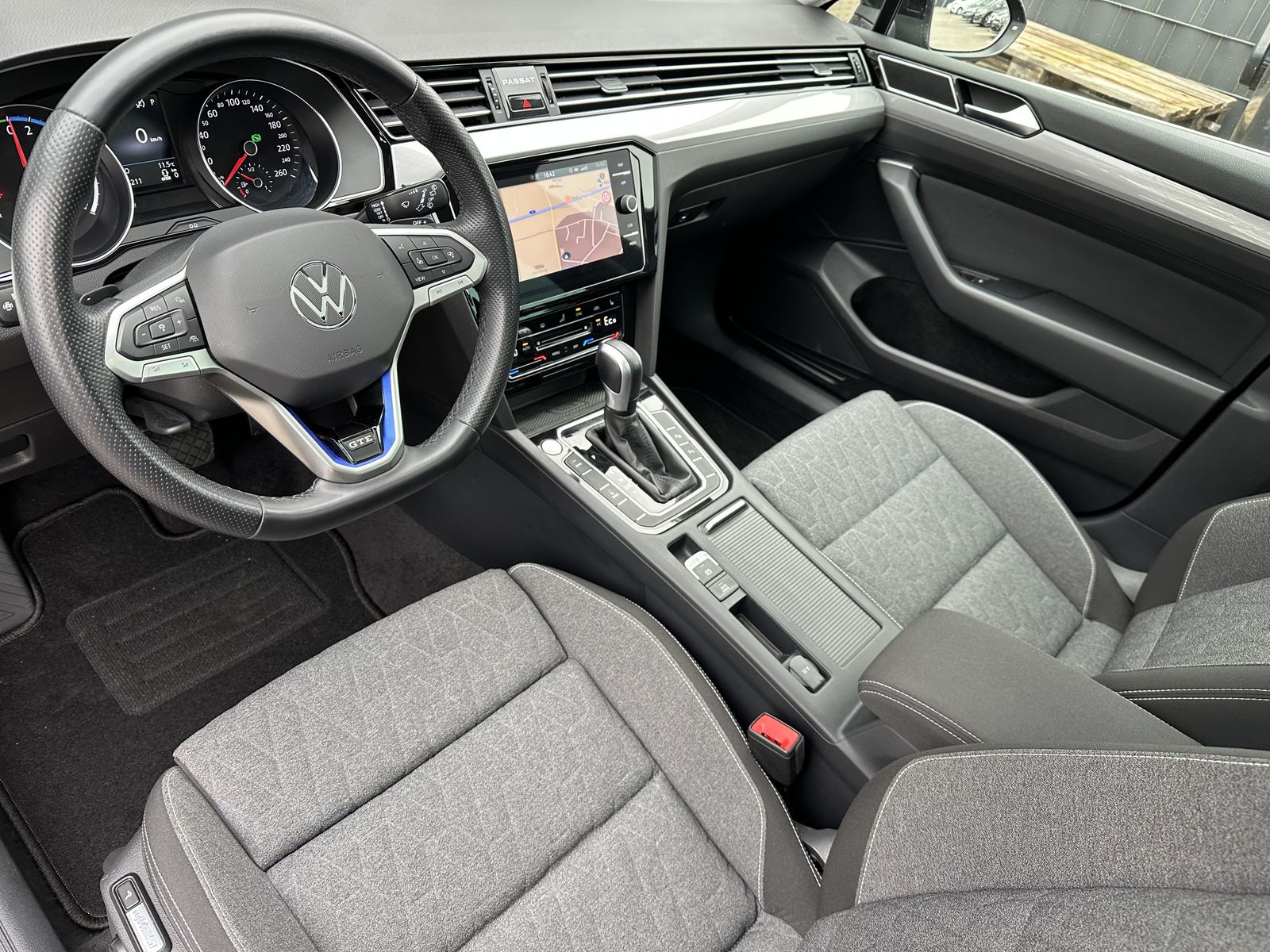 Fahrzeugabbildung Volkswagen Passat Variant GTE NAV+MATRIX+ACC+PANO+AHK+17ZO