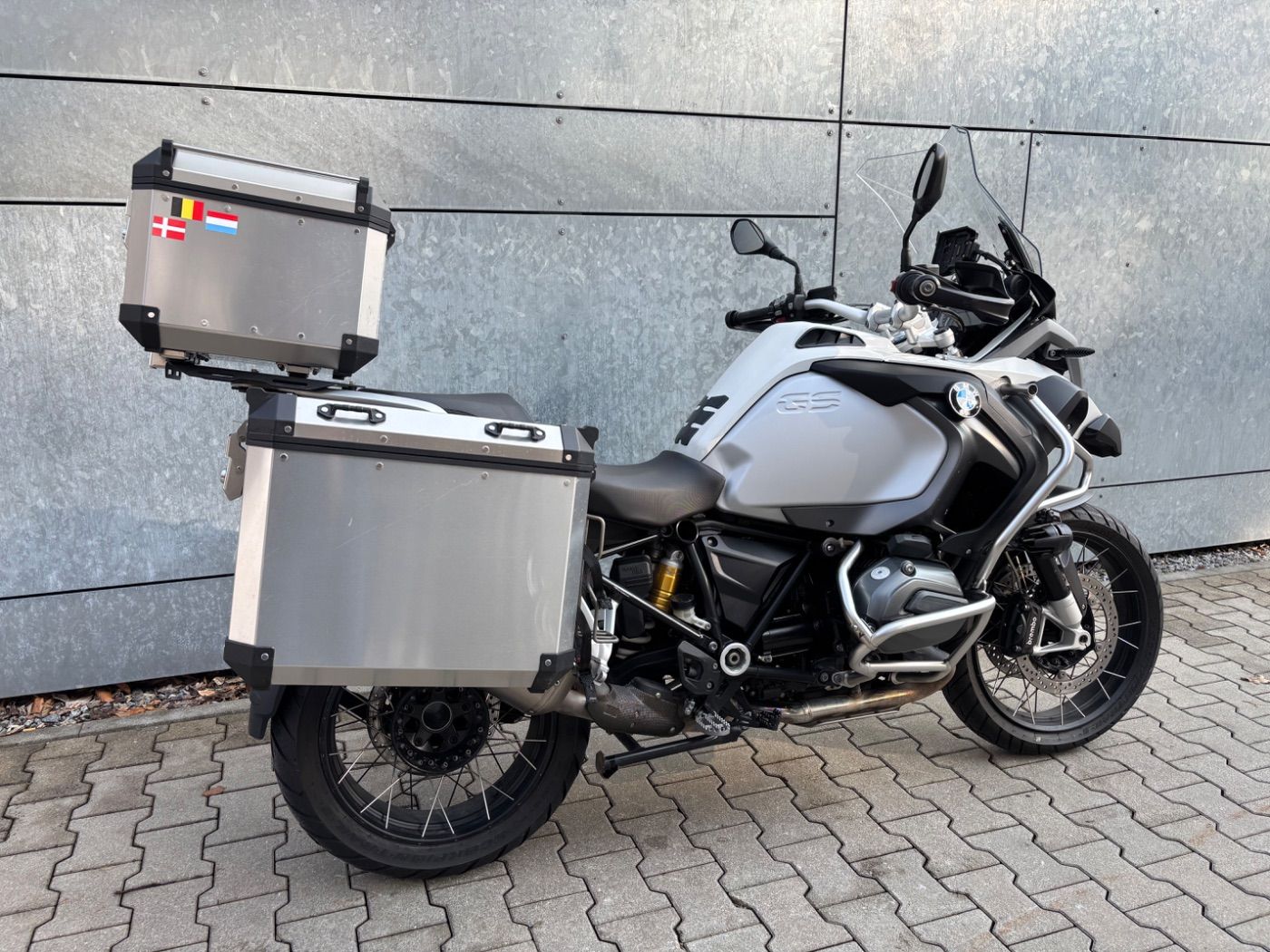 Fahrzeugabbildung BMW R 1200 GS Adventure 3 Pakete Koffer Tieferlegung