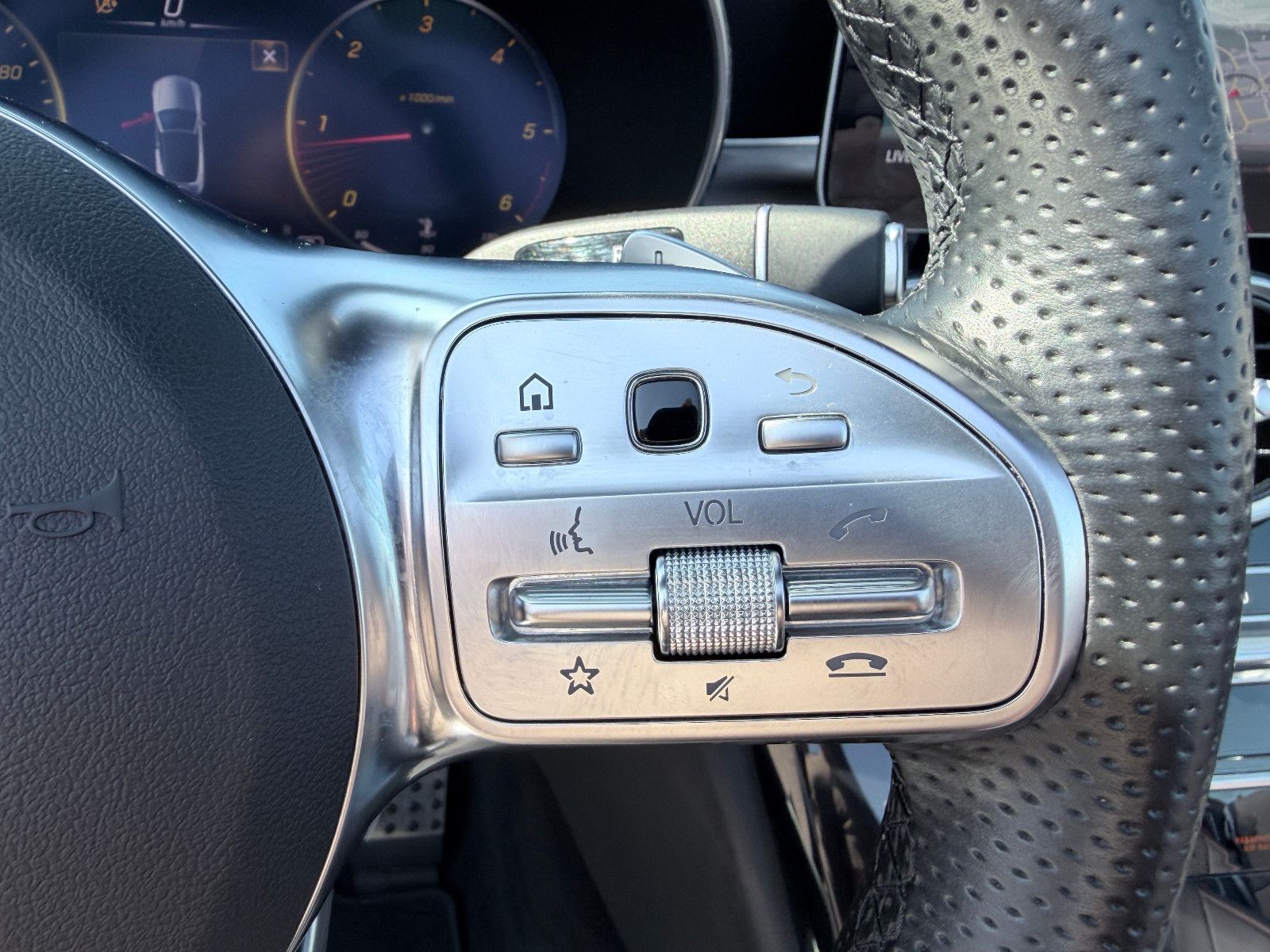 Mercedes-Benz C 300d AMG PLUS COMAND HUD DISTRONIC BURMESTER foto 19