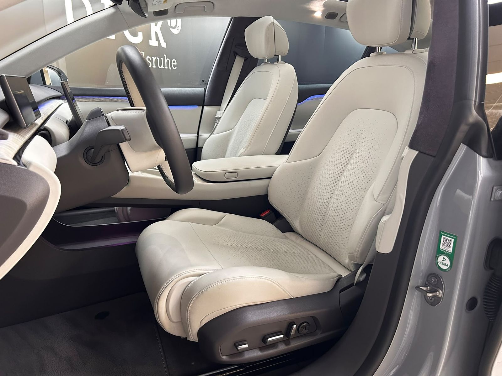Fahrzeugabbildung NIO ET7 AWD BATTERI INKL PANO+HEAD+360+ACC+LED+AHK+