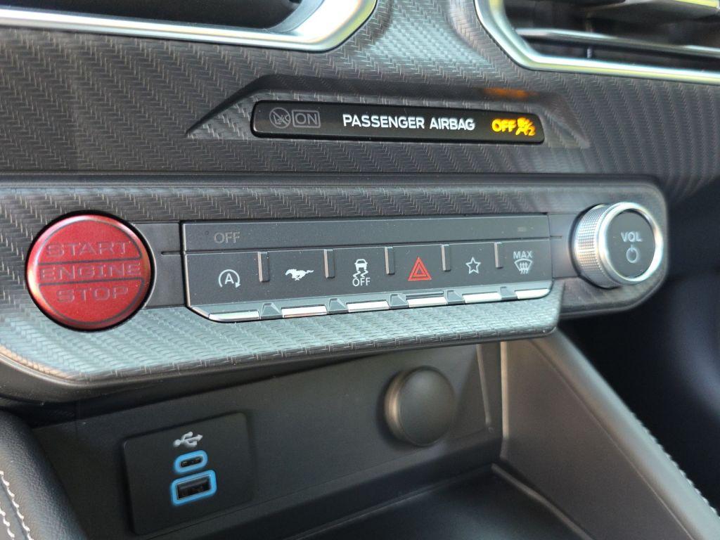Ford Mustang Convertible 5.0 V8 GT Bronze/Magnetic