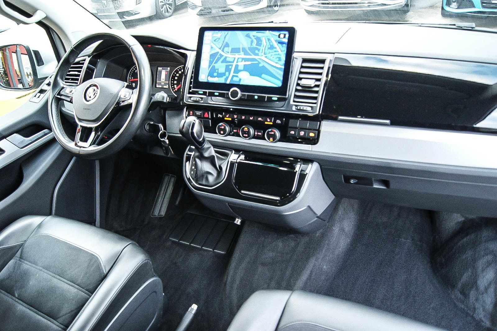 Fahrzeugabbildung Volkswagen T6 Multivan 20TDI DSG Highline 6-Sitze STHZ BETT