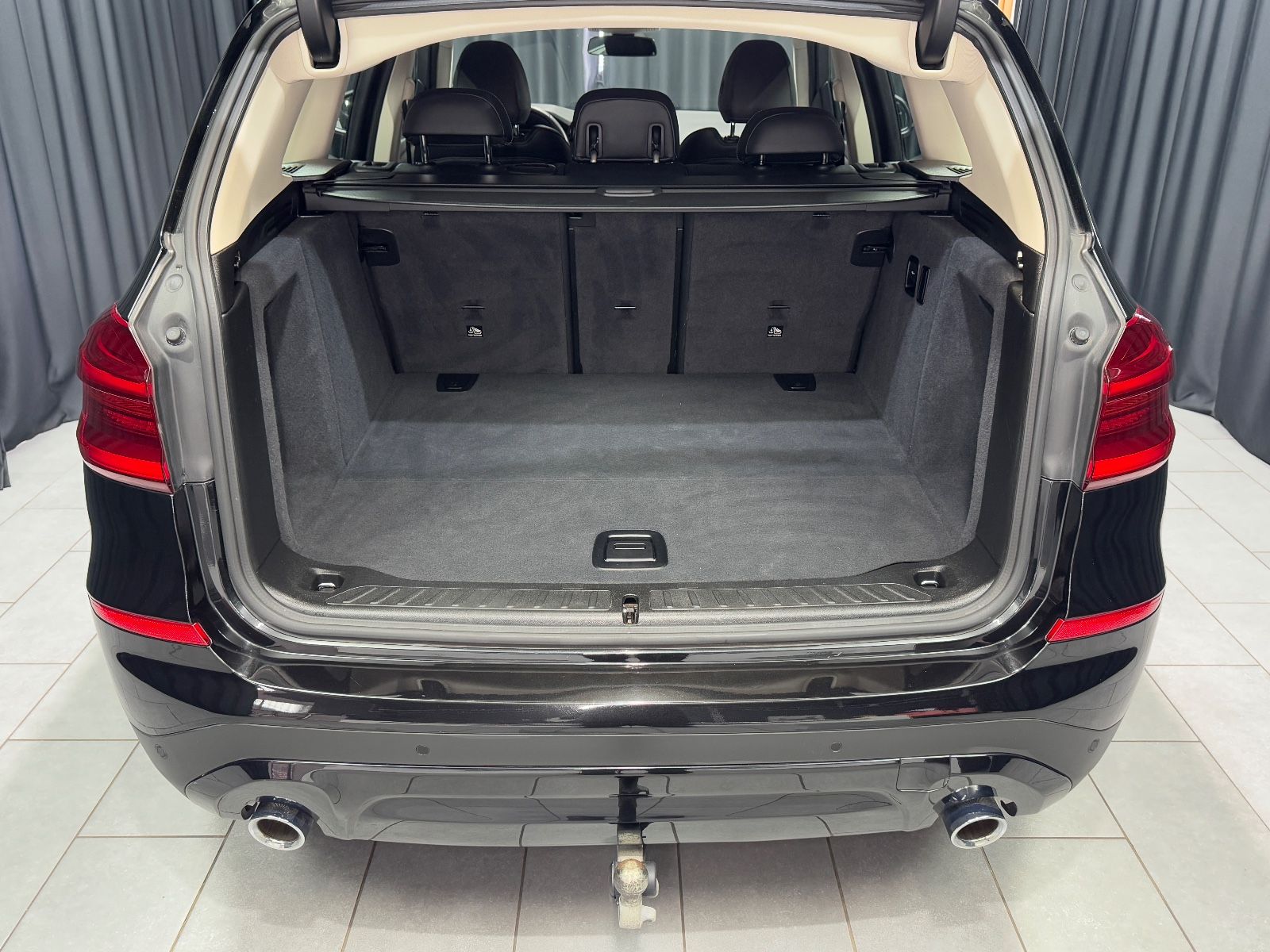 Fahrzeugabbildung BMW X3 xDrive 20d|LEDER|NAVI|M-SPORT 19 ZOLL|AHK