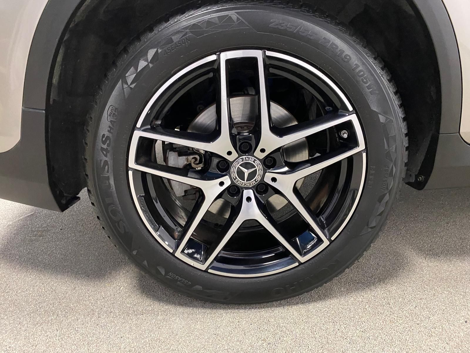 Fahrzeugabbildung Mercedes-Benz GLC 250 CDI 4Matic AMG Line+NAVI+AHK+ALLRAD+