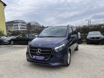 Mercedes V 220 - 2