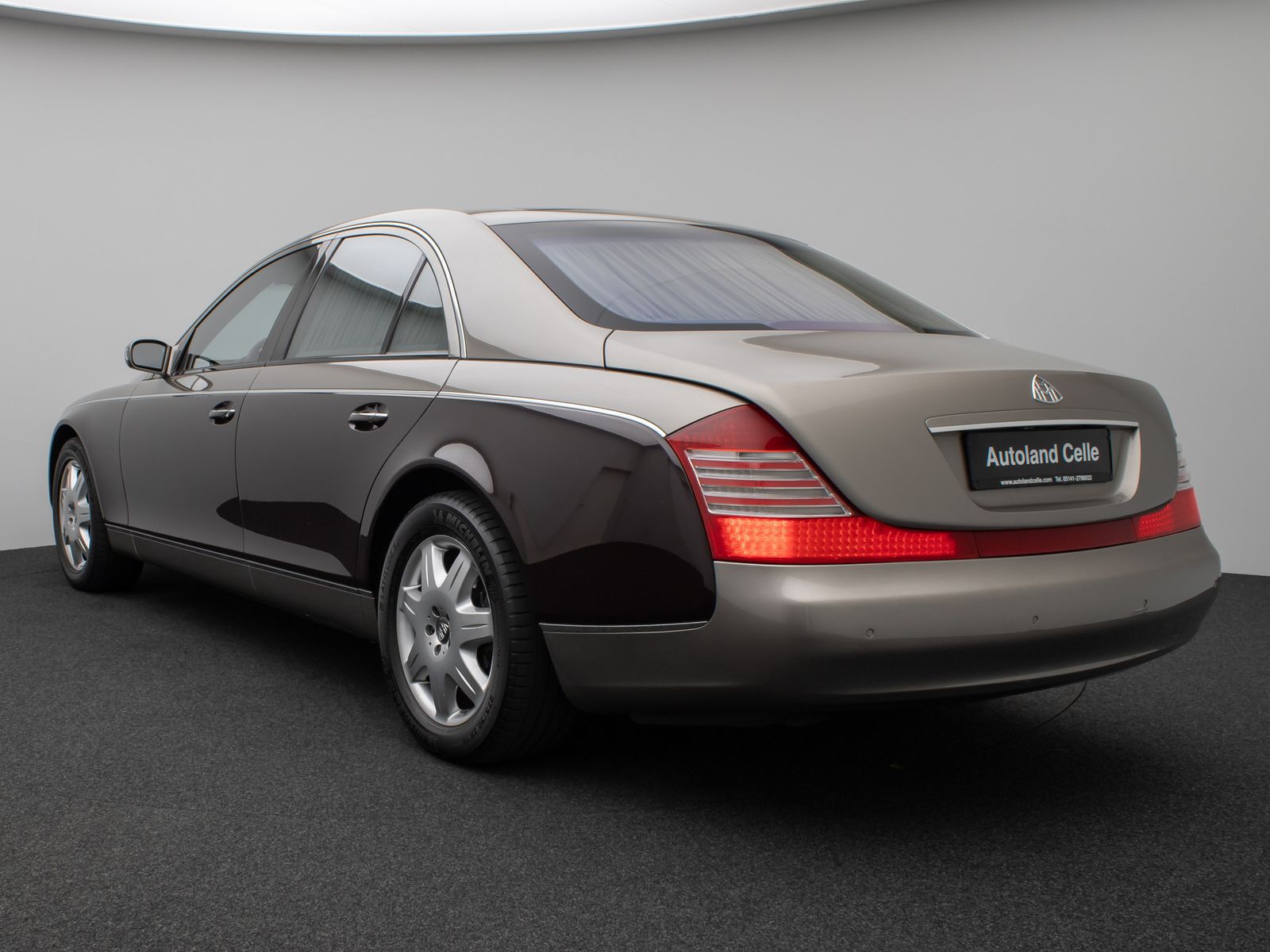 Fahrzeugabbildung Maybach 57 DUOTONE V12 Fondpaket Massage Solar VOLL