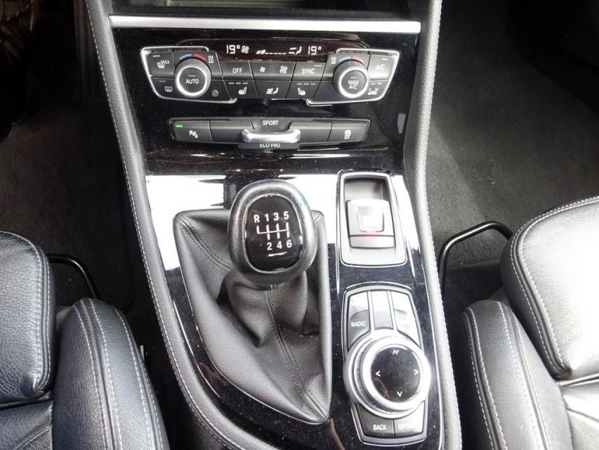 Fahrzeugabbildung BMW 218d 2 Active Tourer 218d Sport Line AHK