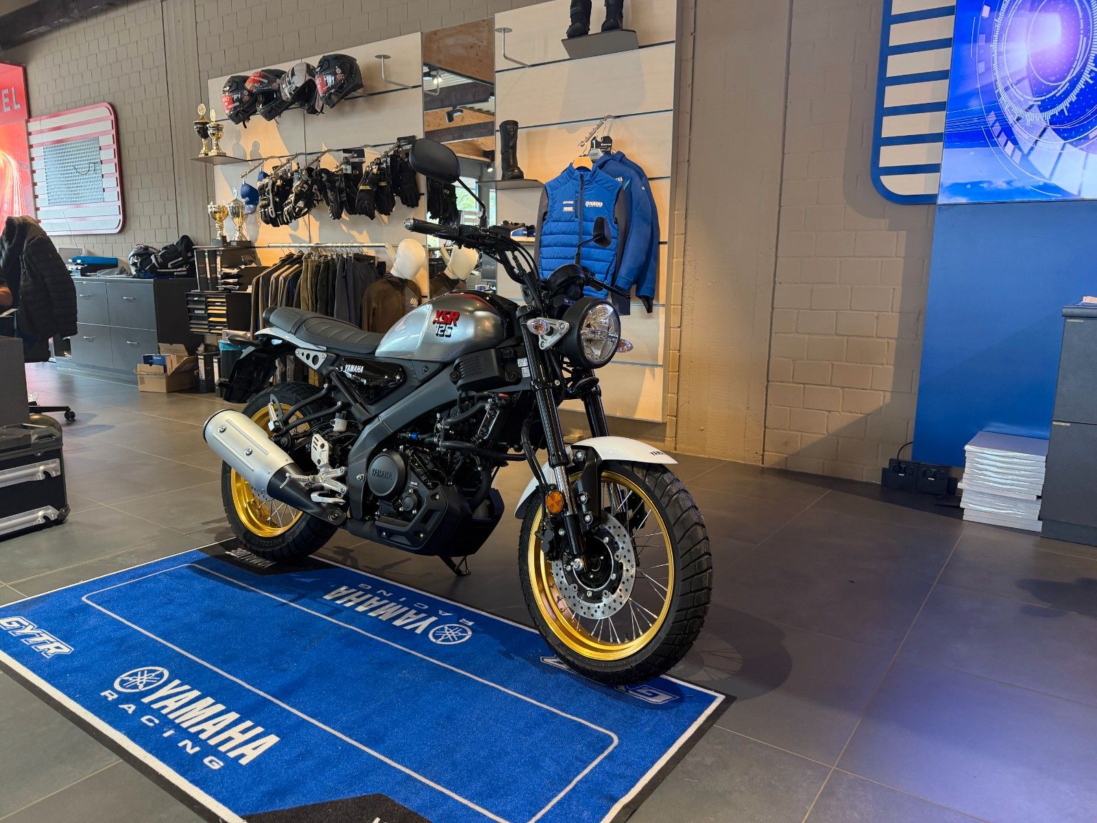 Fahrzeugabbildung Yamaha XSR 125 Legacy Herbst Deals