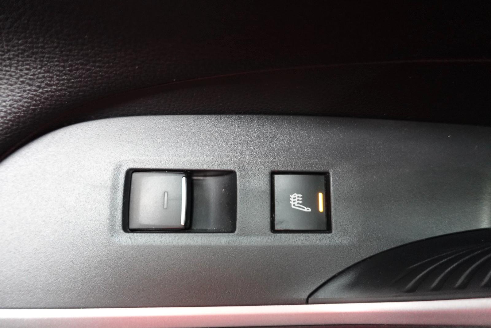 Toyota RAV 4 2.5 Hybrid Lounge Allrad 5J Garantie