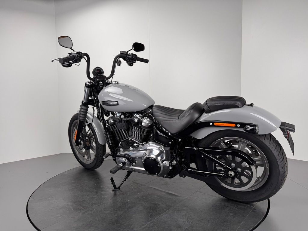 Fahrzeugabbildung Harley-Davidson STREET BOB 117 *NEUWERTIG