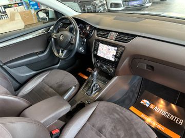Skoda Octavia Scout*ACC*NAVI*AHK*PANO*2-Zonen*