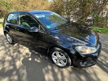 Volkswagen Golf - 1