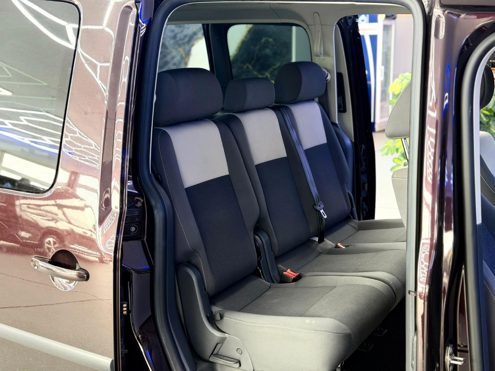 Volkswagen Caddy Maxi-DSG-Behindertengerecht-Rampe-1.Hand