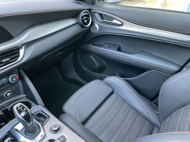 Fahrzeugabbildung Alfa Romeo Stelvio 2.0 Turbo 16V Intensa Q4 Autom. Panorama