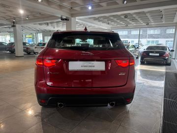 Jaguar F-Pace - 5