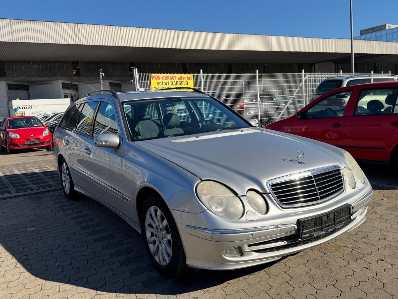 Mercedes-Benz E270 2005 — photo 11