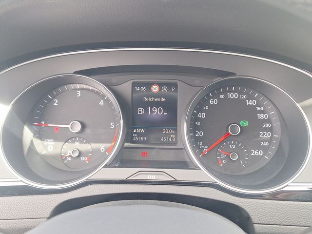 Passat Variant 4Motion 2.0 TDI R-line Navigation