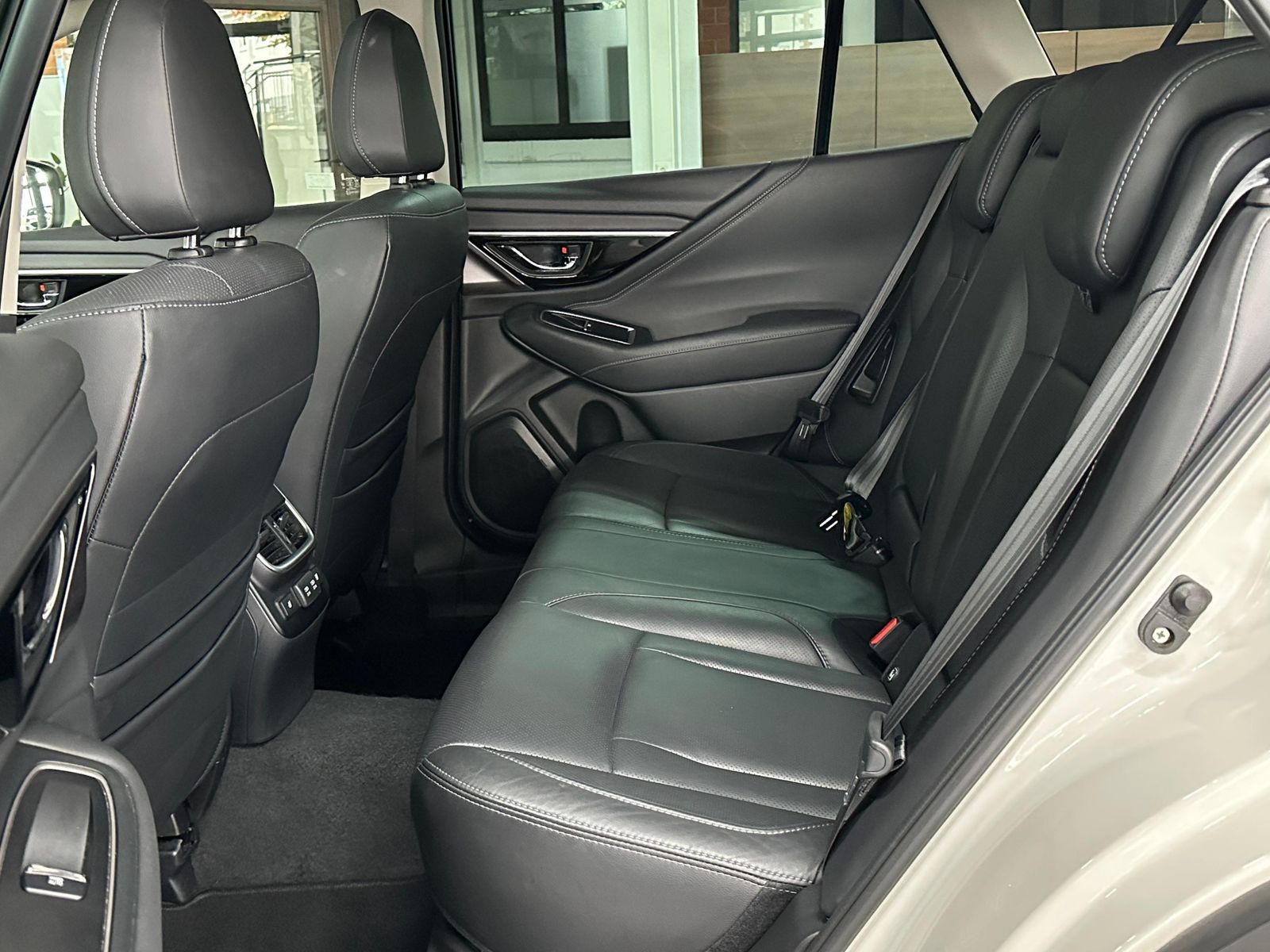 Fahrzeugabbildung Subaru Outback 2.5i Platinum EyeSight LED LEDER PANO TO