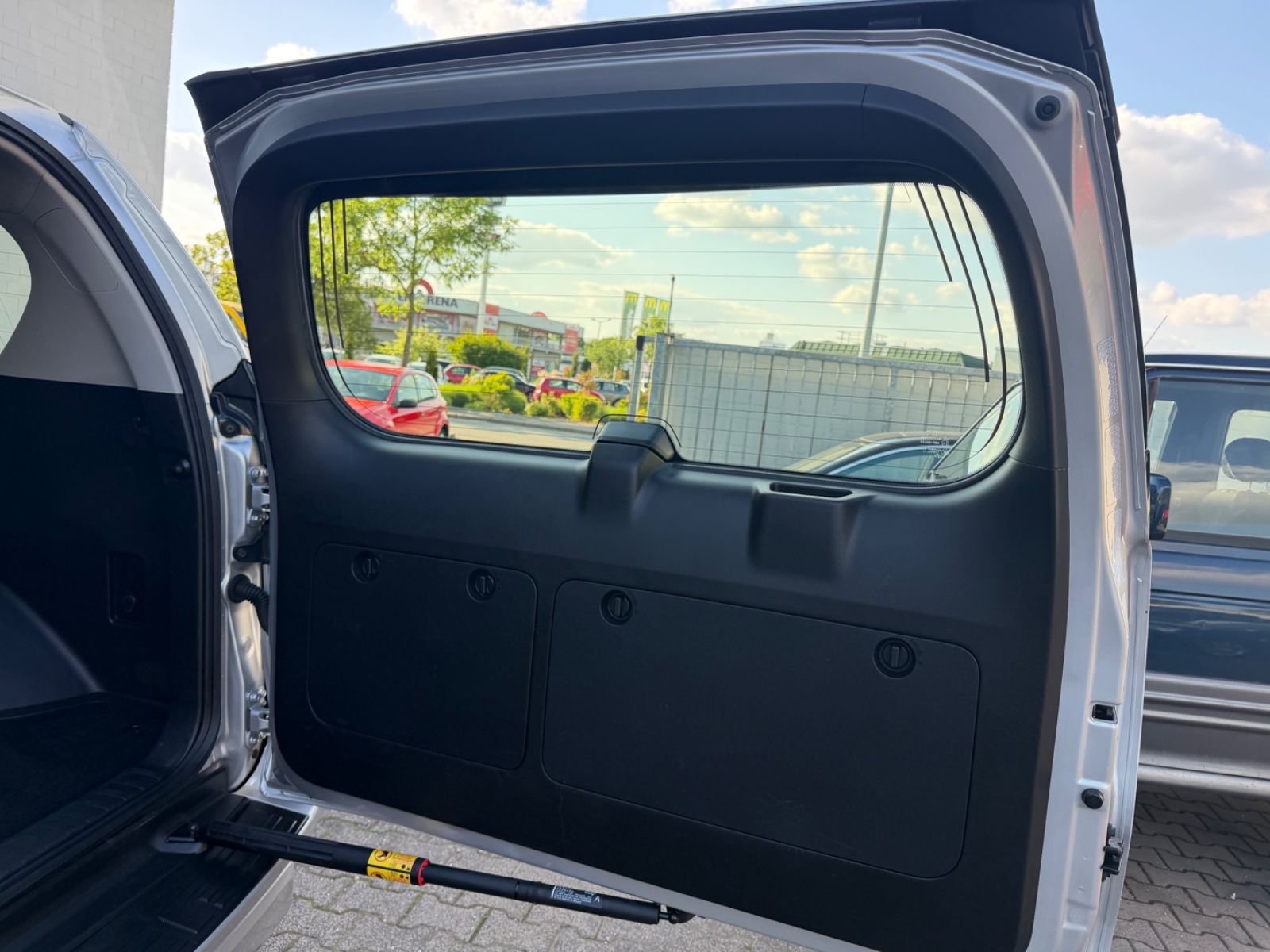 Toyota Land Cruiser 2.8 D-4D Automatik/Navi/PDC foto 19