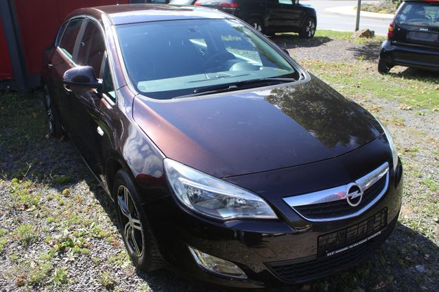 OPEL Astra J Lim. 5-trg. Edition 1,4l