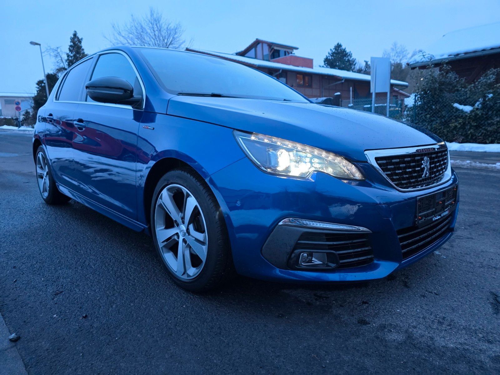 PEUGEOT 308