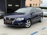 Volkswagen VOLKSWAGEN Passat 2.0 TDI DPF Var. Highline - Volkswagen Passat aus 2010: 2.0