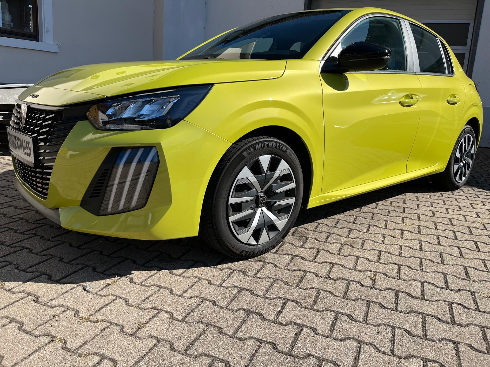 Peugeot 208 Active/ Navi / SHZ / 1.Hand